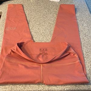 Fleo withered rose pants. Bounce fabric. Size L.